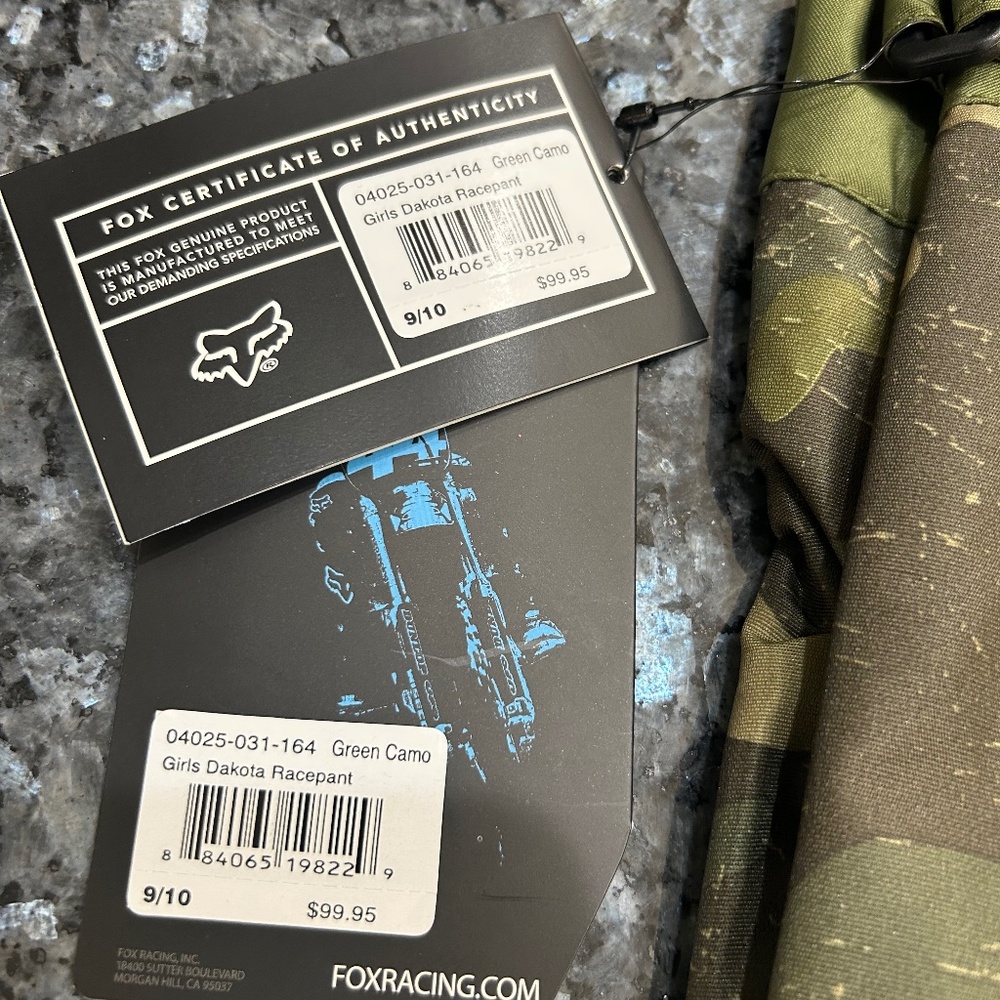 NWT Girls camo Dakota Fox Racepant